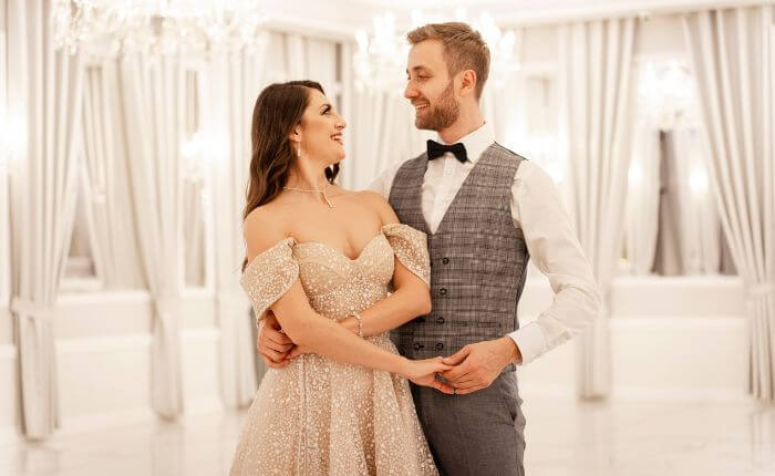 How Long Should Your First Dance Song Be?