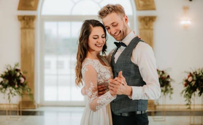 Szary świat - sanah i Kwiat Jabłoni choreografia na pierwszy taniec online