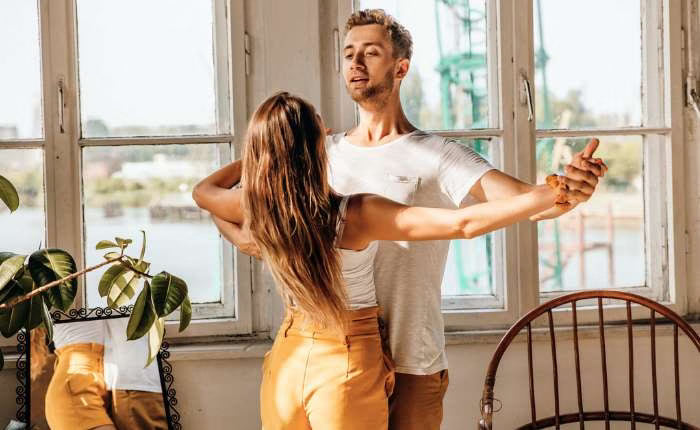 Viennese Waltz from basics choreografia na pierwszy taniec online